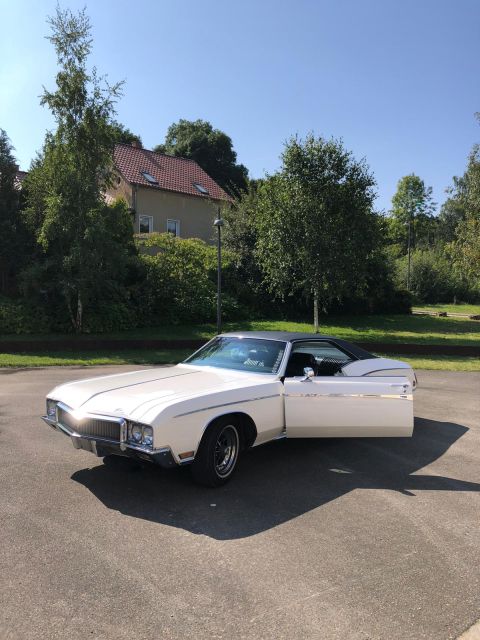 Buick-Riviera-Coupe-von-hinten