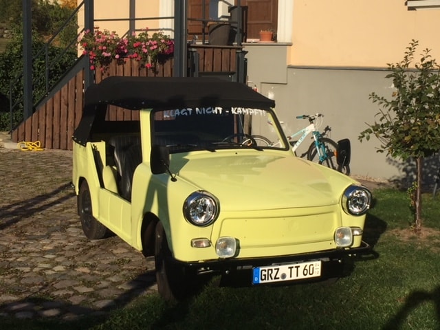 Hochzeitsauto mieten – Trabant Kübel